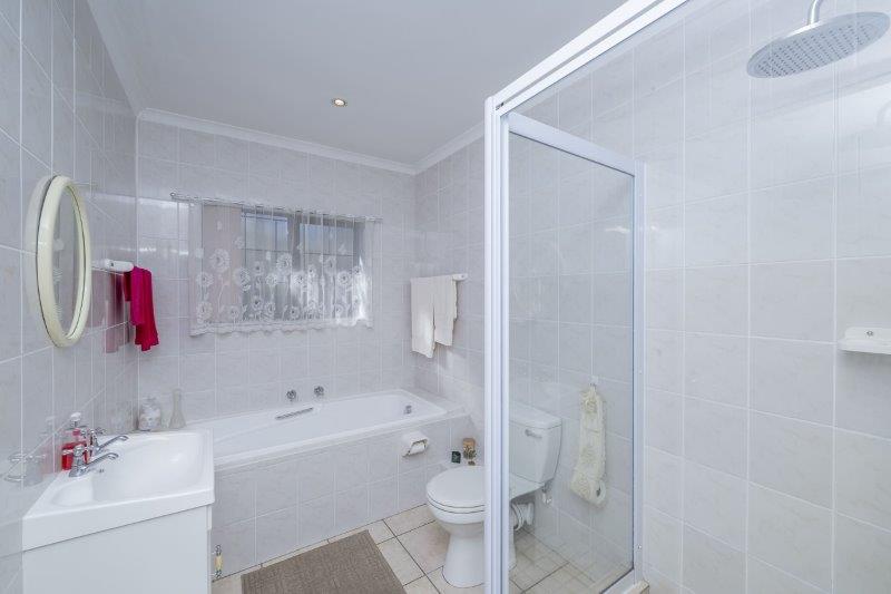 To Let 3 Bedroom Property for Rent in Sonstraal Heights Western Cape